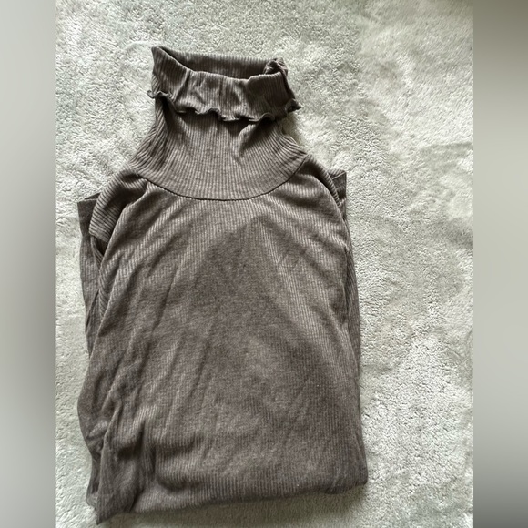 Turtle neck - Picture 5 of 6